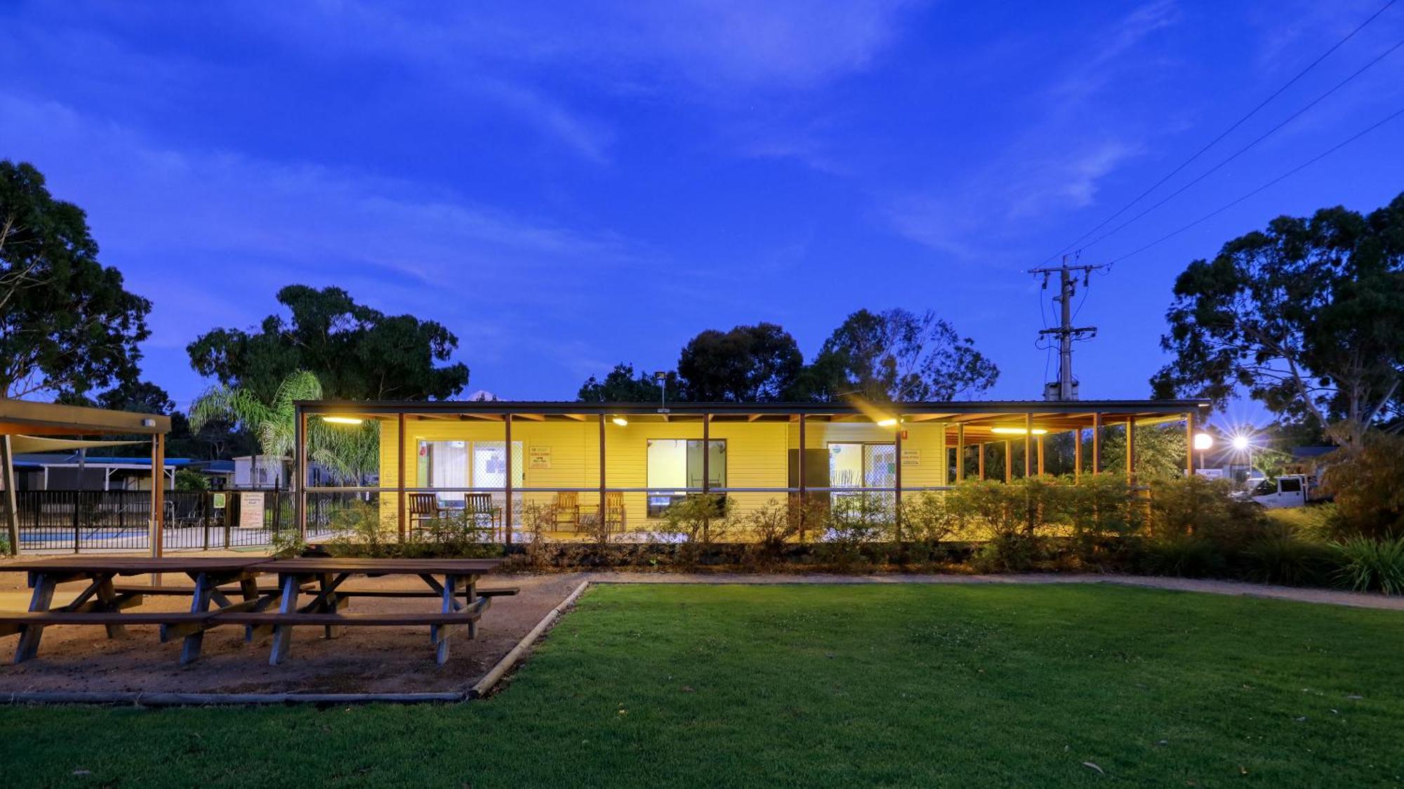Yarrawonga Riverlands Tourist Park Esterno foto